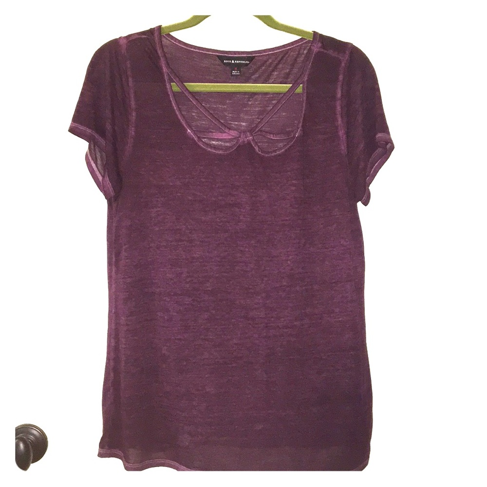 Medium Rock and Republic Top
